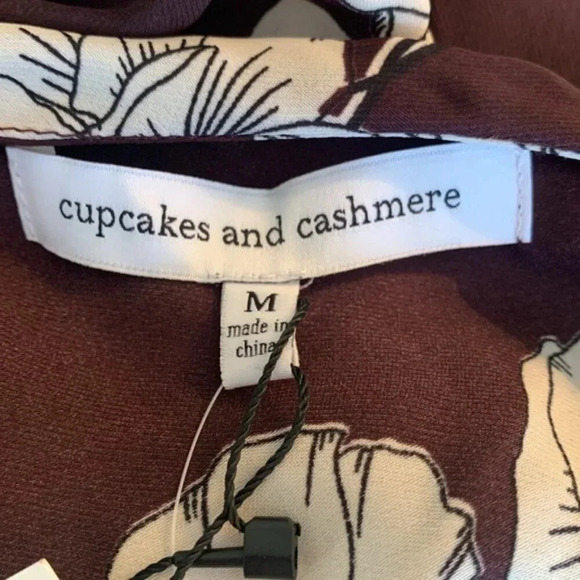 NWT Cupcakes and Cashmere Floral Bouse - Picture 10 of 12